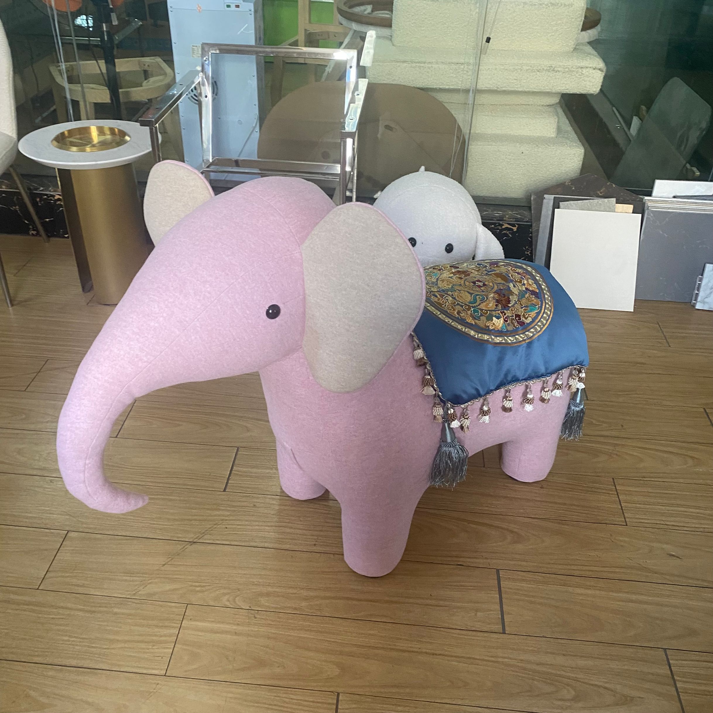 Modern Style Foot Stool Animal Shape Pouf stool